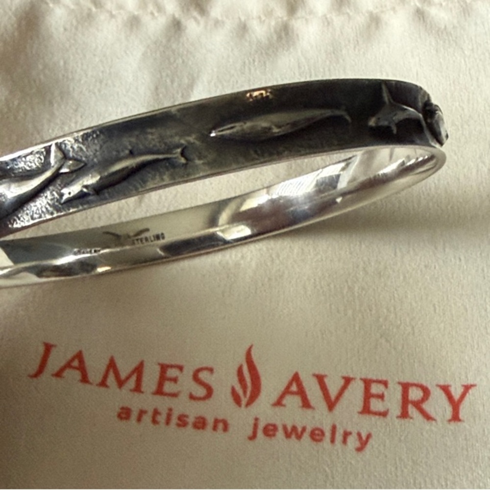 James Avery Retired Sterling Silver Whale Bangle - Picture 2 of 11
